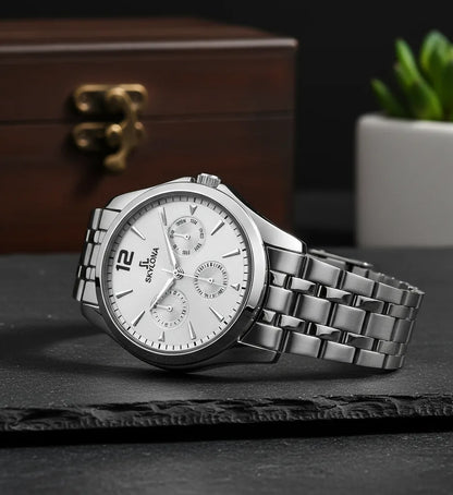 Polished silver chain watch side profile