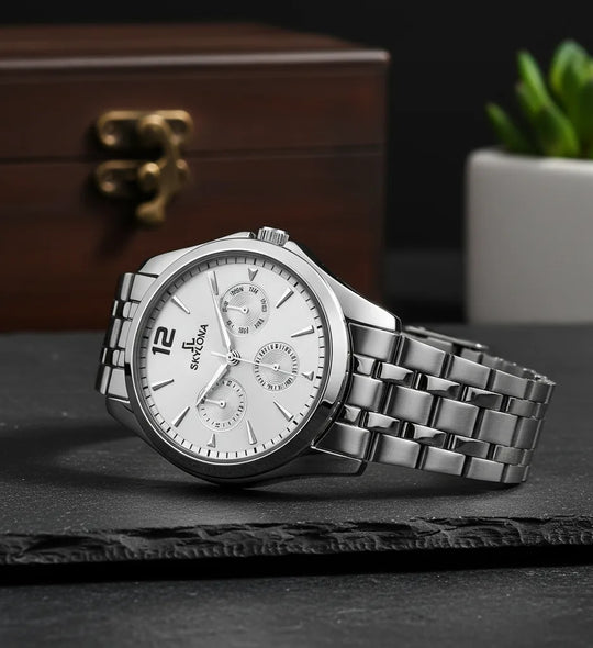 Polished silver chain watch side profile